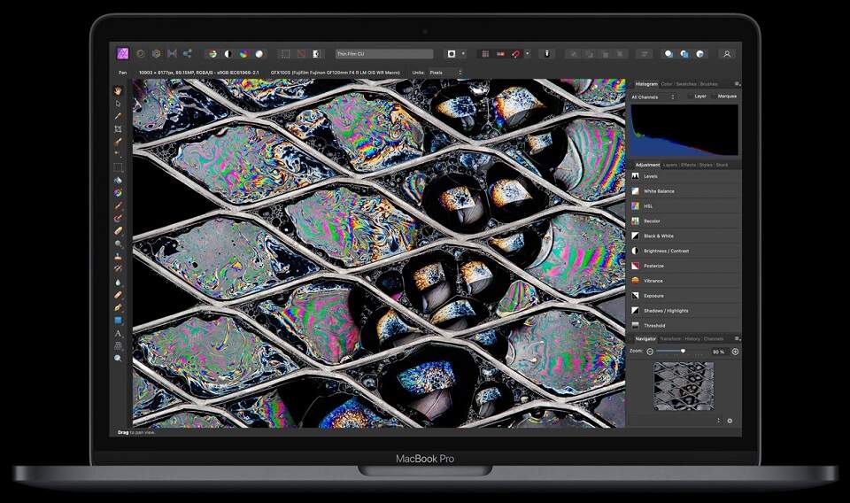 MacBook Pro M2 Retina displej